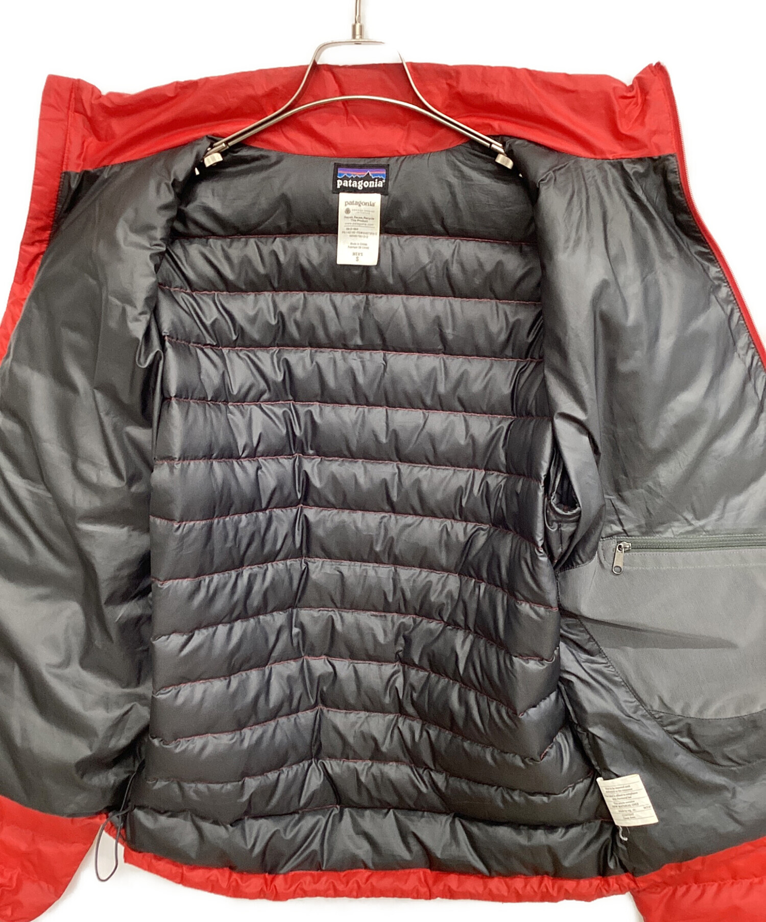 中古・古着通販】Patagonia (パタゴニア) ダウンジャケット レッド