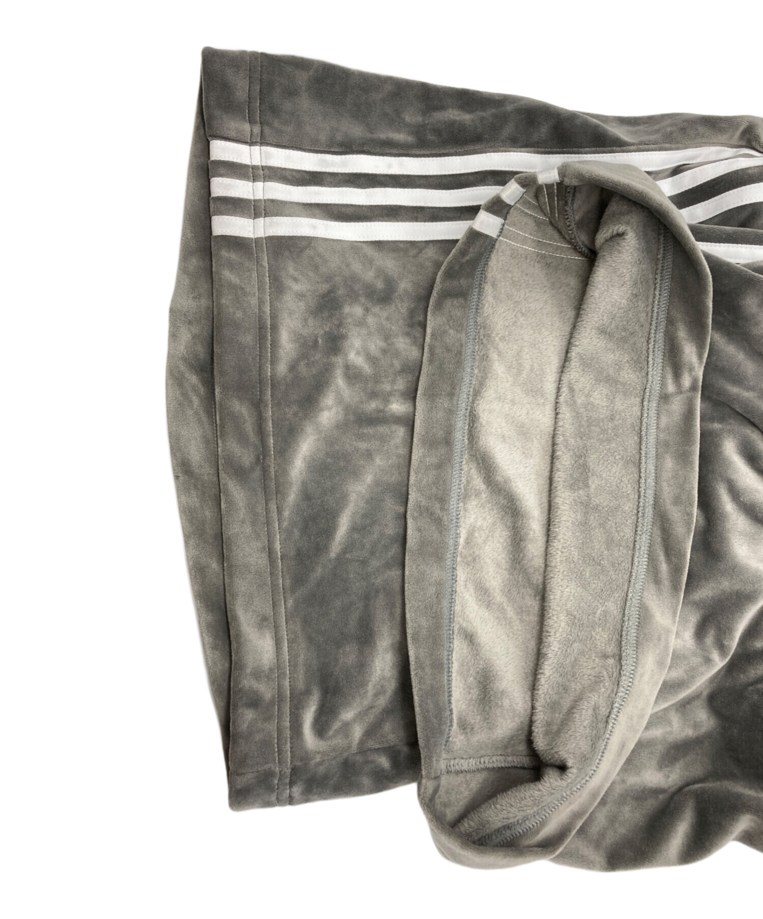 中古・古着通販】adidas (アディダス) ベルベット ルーズ トラック