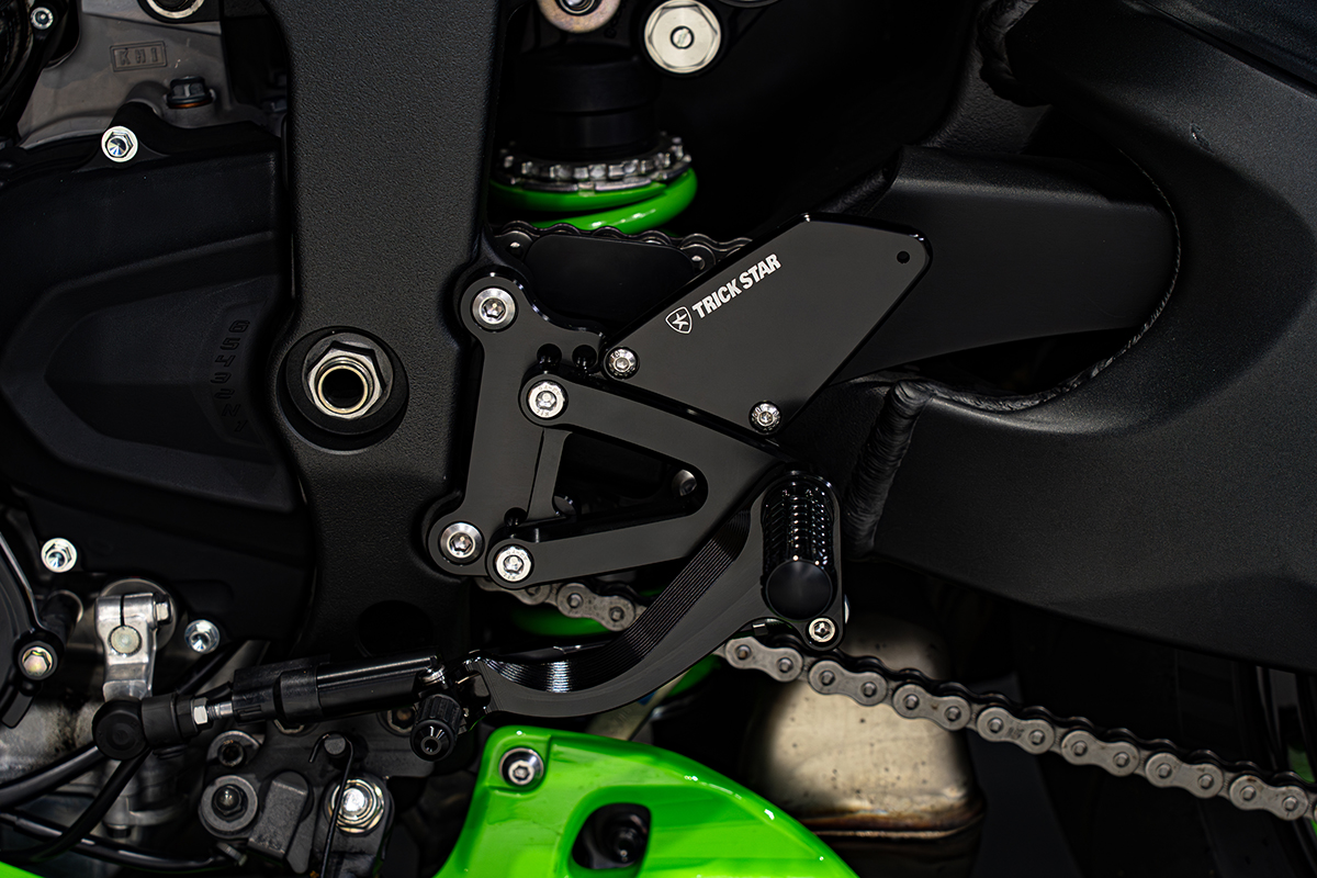 トリックスター / Ninja ZX-6R(24-26) バックステップ