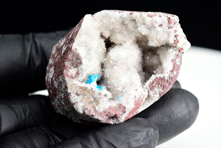 カバンサイト 母岩付き 結晶原石｜インド・プネー産｜カバンシ石