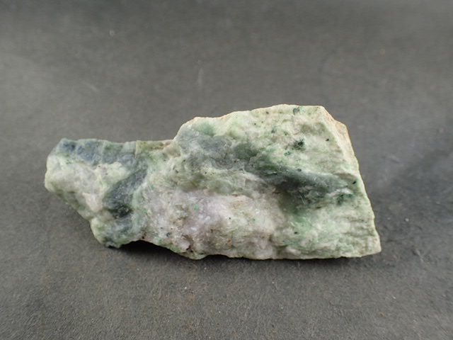 最高品質日高翡翠(Hidaka Jade) 原石 北海道日高町産 ｜石の販売専門店