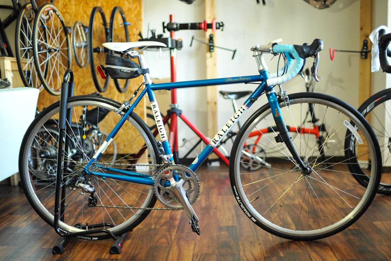 古き良き時代のクロモリフレーム ラレーCRFのオーバーホール・フル