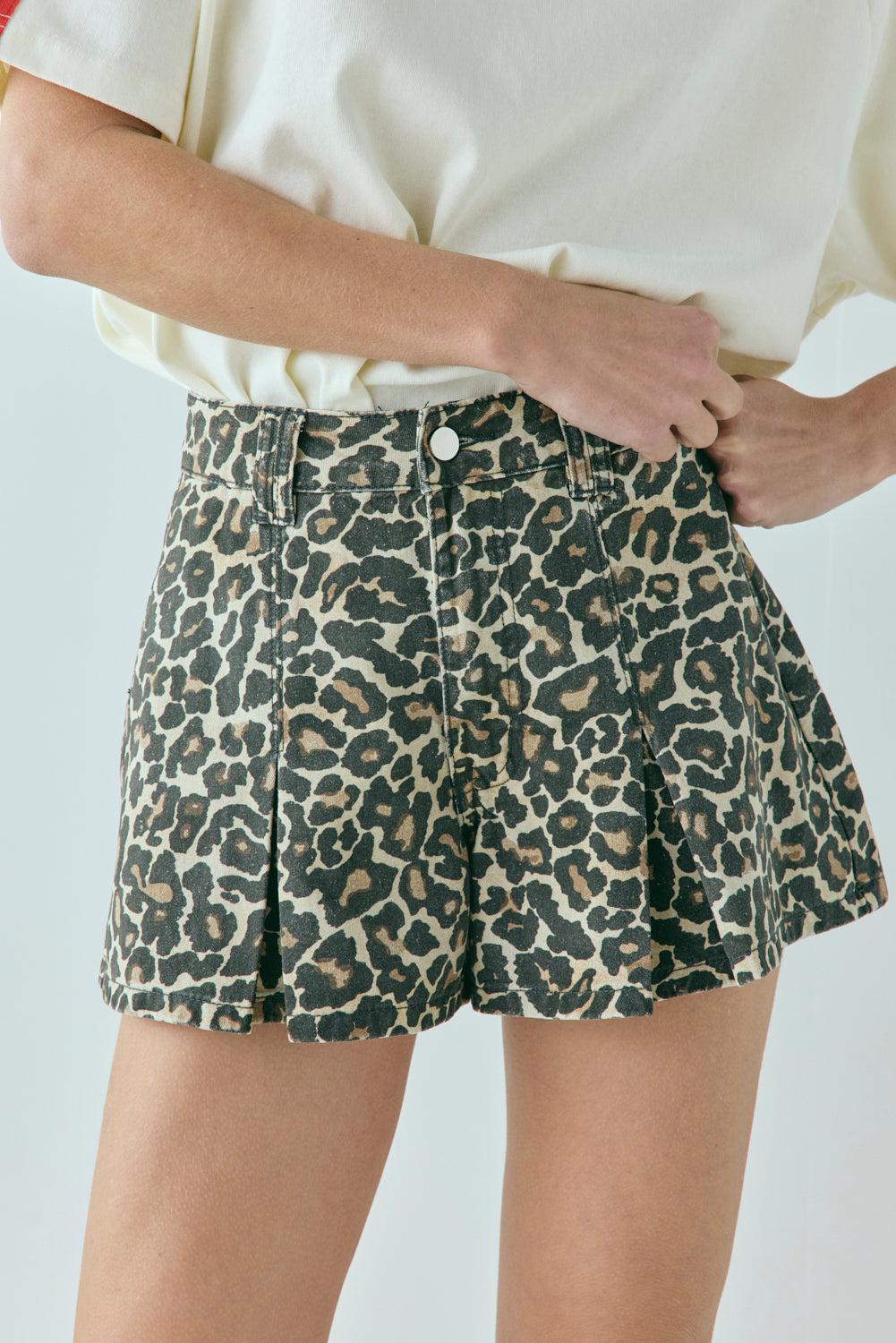 Abigail Denim Shorts Leopard – VRG GRL