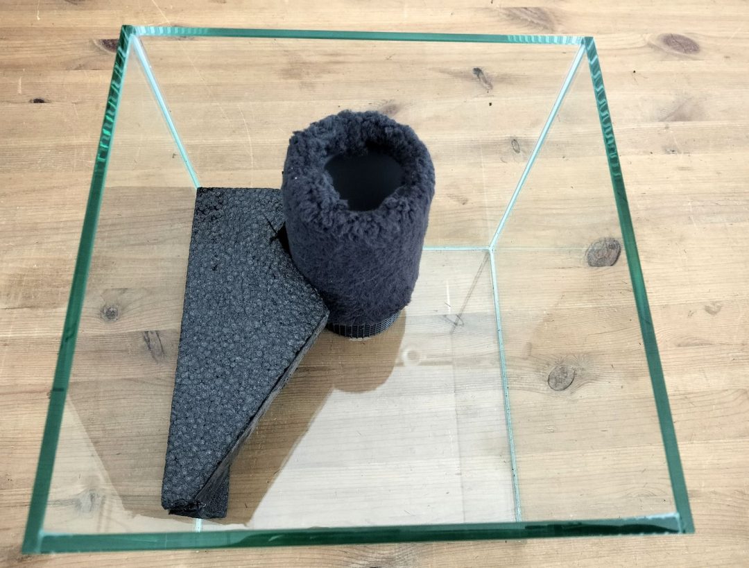 小さな滝のある苔テラリウムをつくる【20㎝CUBE水槽】 | 苔テラリウム