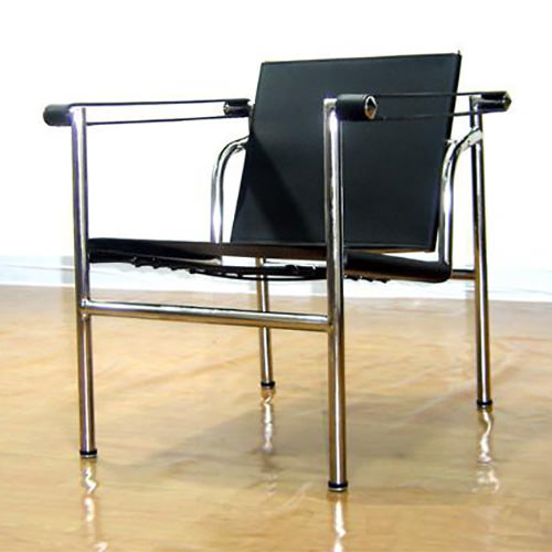 機能とデザイン性を兼ね備えた ル・コルビジェ LC1 スリングチェア