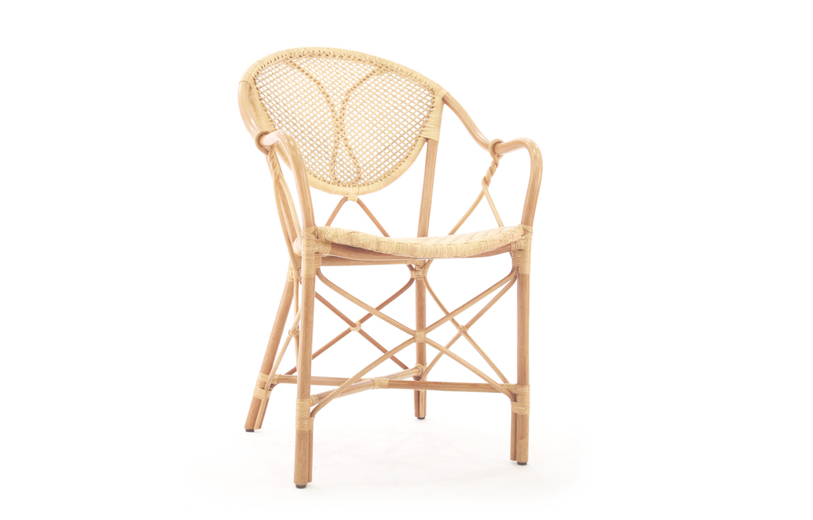 Yvonnemain01_rattanchair-1.jpg
