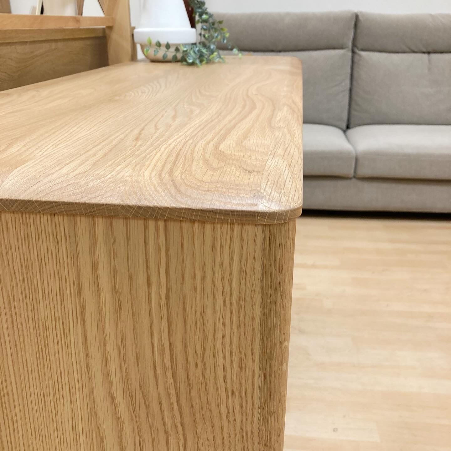 120サイドボード ストリーム – 商品カタログ