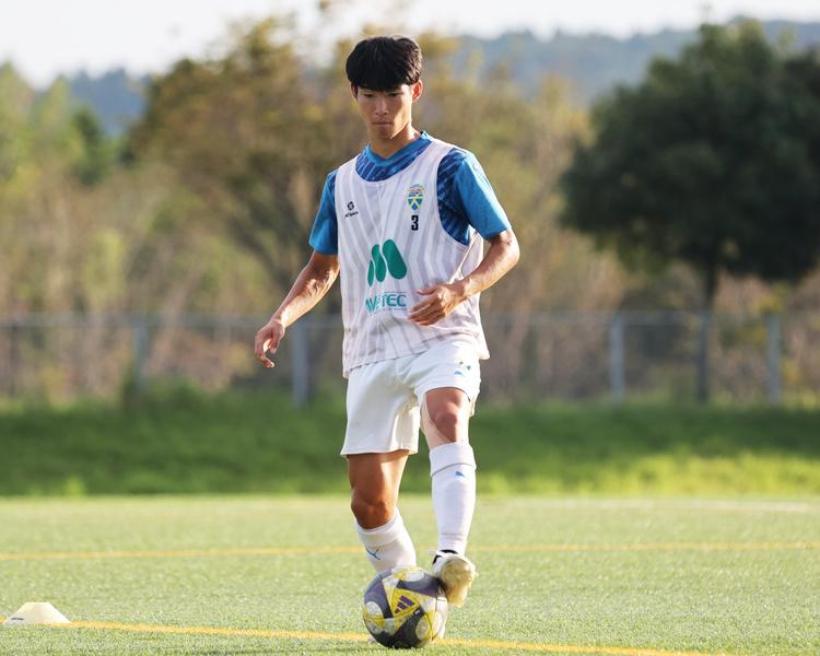 大津】『地元でプレーして貢献したい』大津町出身のドリブラー・岩﨑天