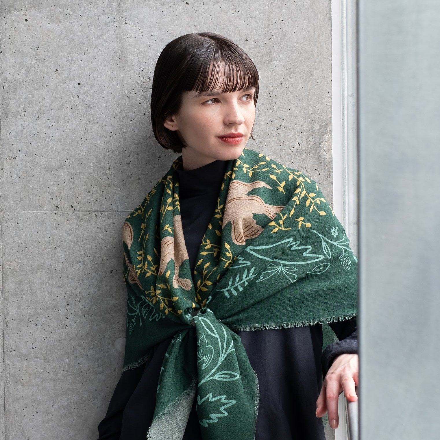 Superfine Merino Wool 'The Sleeping Fox' forest green 正方形