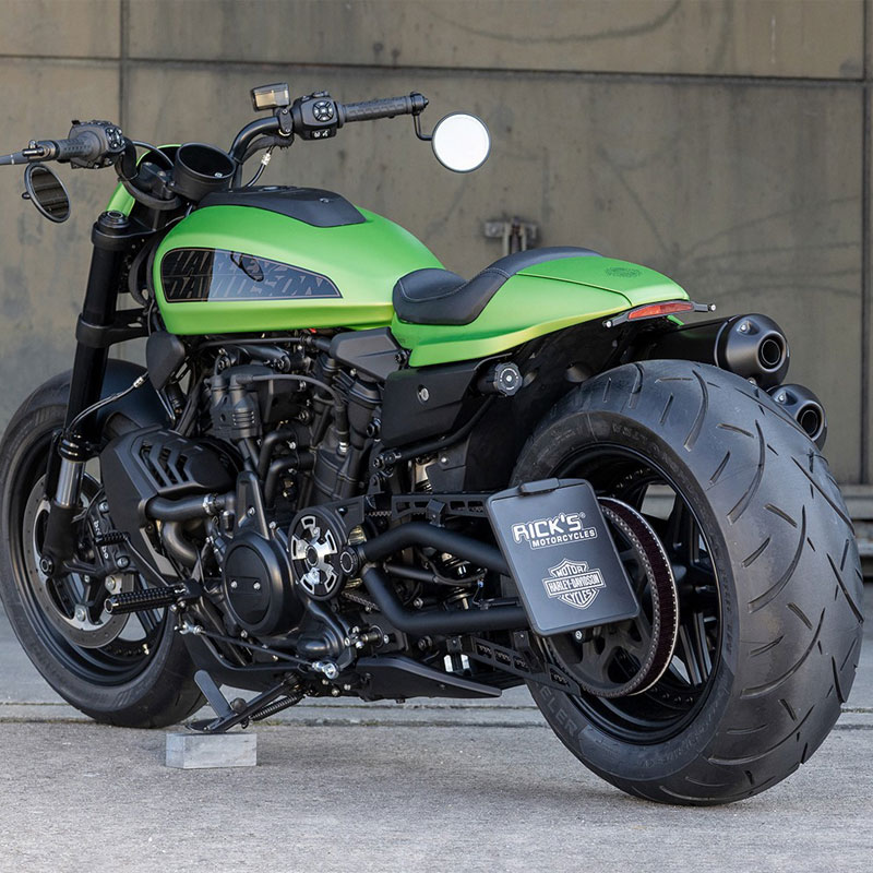 リックスモーターサイクルズ□ サイドマウント ナンバープレート