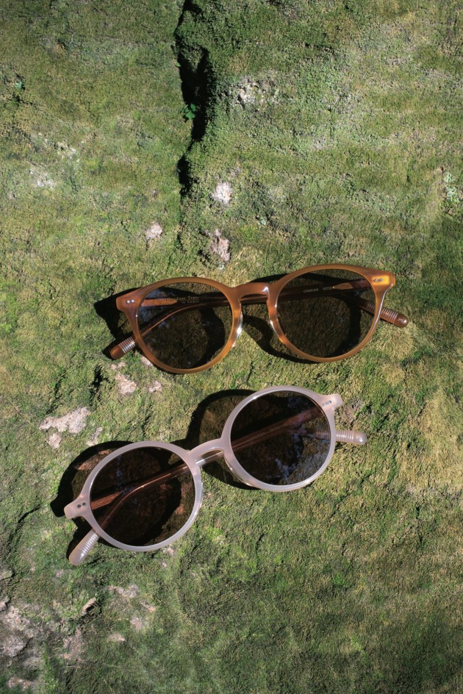 山でも街でも、お出かけにはサングラスを。人気コラボにこの春、新色が