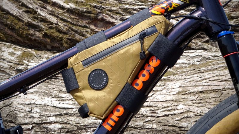 使い勝手とサイズ感が絶妙！FAIRWEATHER『コーナーバッグ』の感想