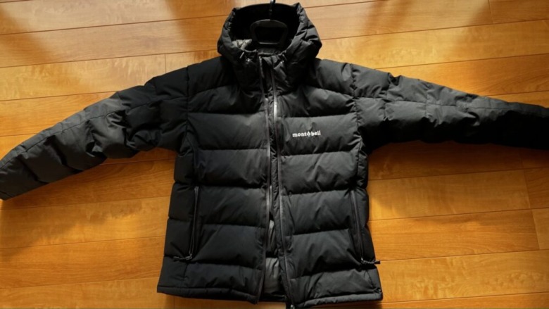 モンベル』パーマフロストライトダウンパーカのサイズ感、コーデを