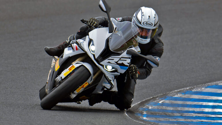 ピレリ ディアブロ スーパーコルサが第四世代のV4に進化！ Vol.2