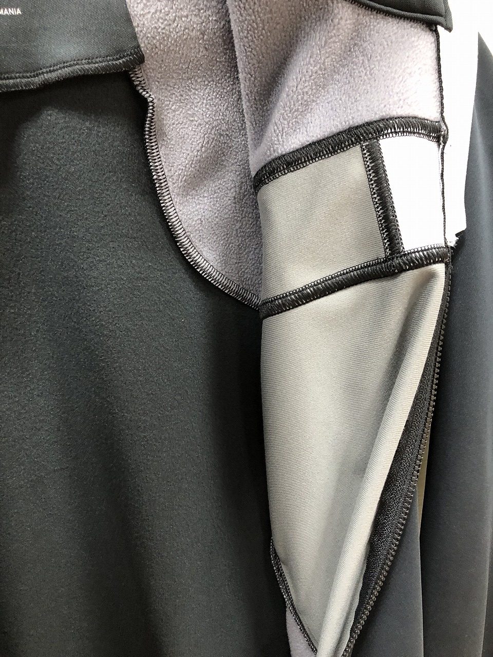 CASTELLI】カステリの洗練されたGORE-TEX使用の万能ジャケット入荷