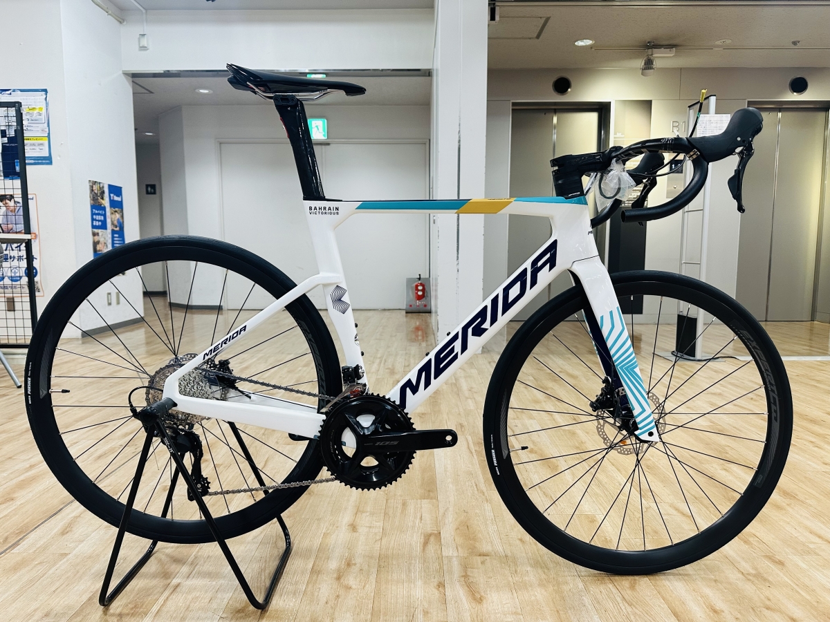 MERIDA】“新”チームカラーのREACTO 4000が店頭に入荷してきました