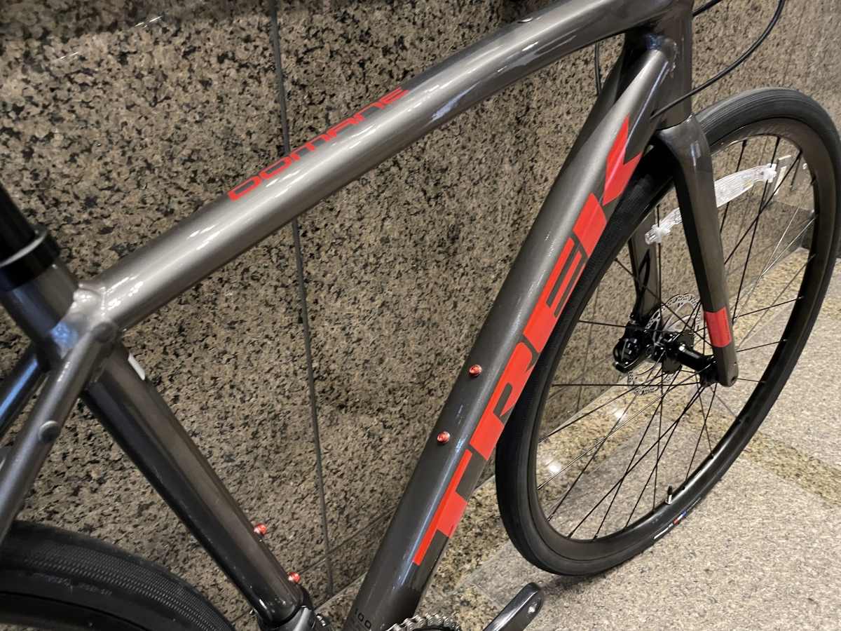 TREK】新色が追加されたDomane AL3！これは買いです！！ | 池袋で