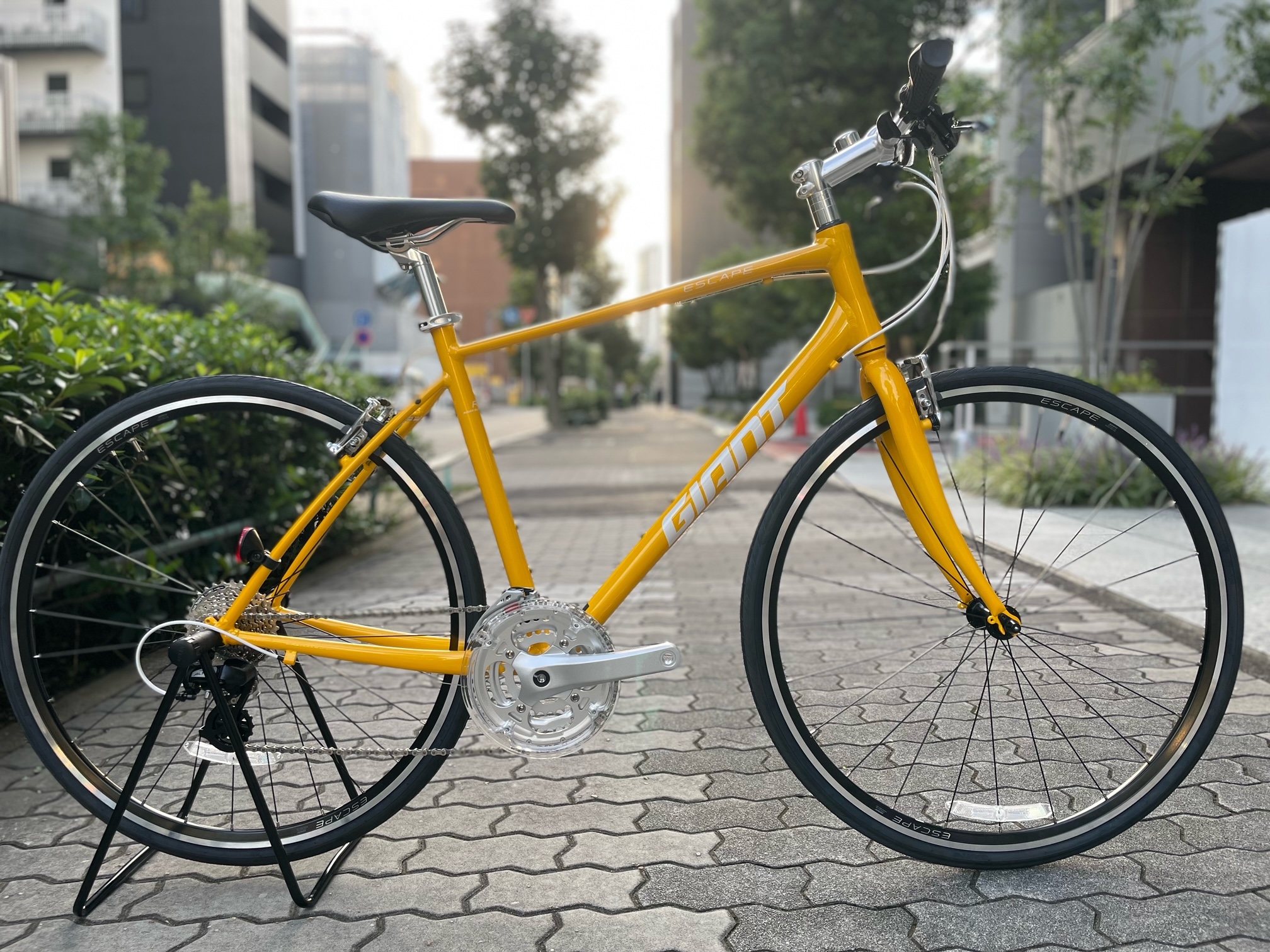 引き取り限定♪人気のジャイアント♪エスケープR3♪目立ちます♪レモン