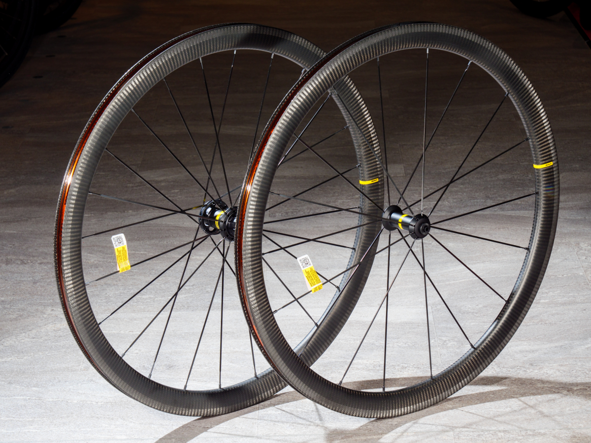 新橋×MAVIC】リムブレーキユーザーへ送る、新世代カーボンの