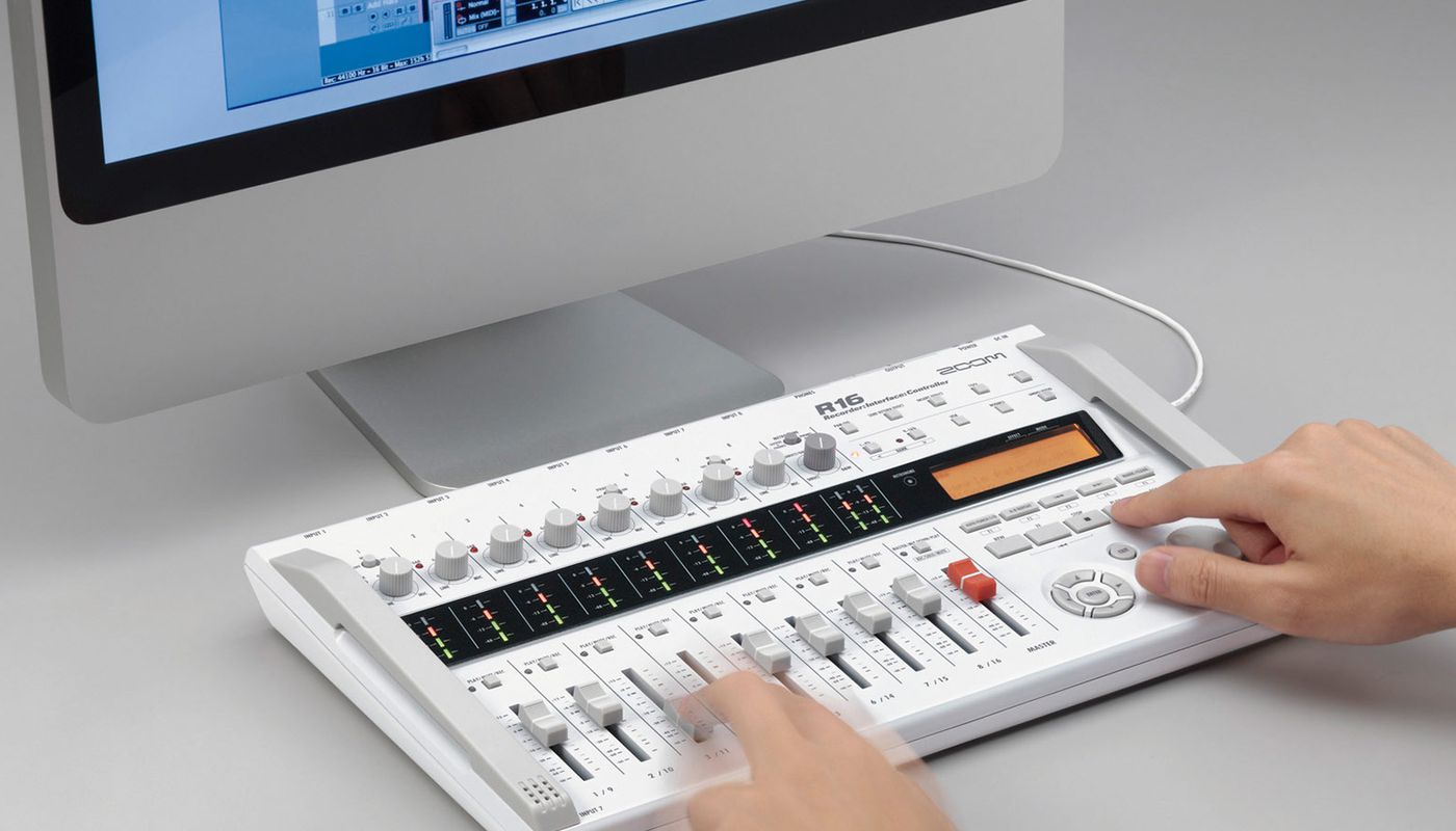 R16 Multitrack Recorder | ZOOM
