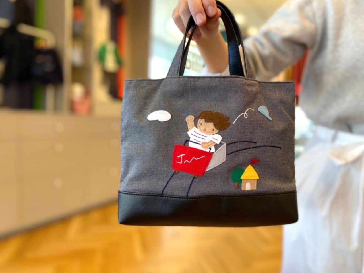 新作デニムバッグご用意あります。｜ファミリア代官山店の公式ブログ