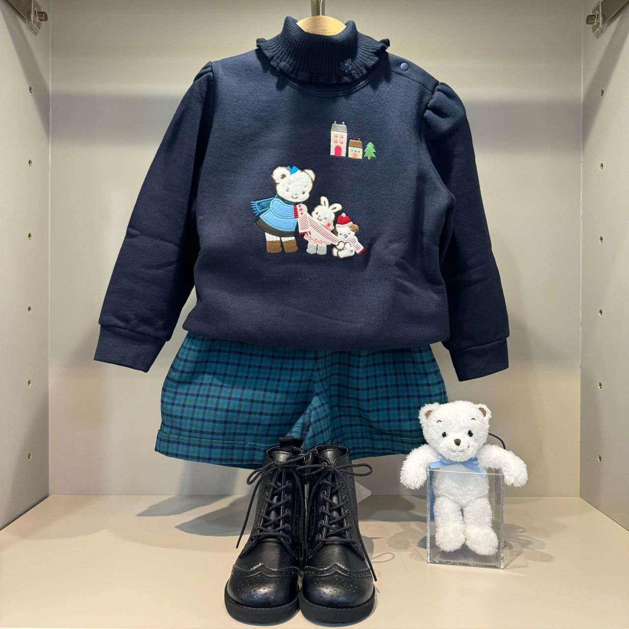 ご兄妹・双子ちゃんのコーディネイトにも♪あったかトレーナー入荷しま