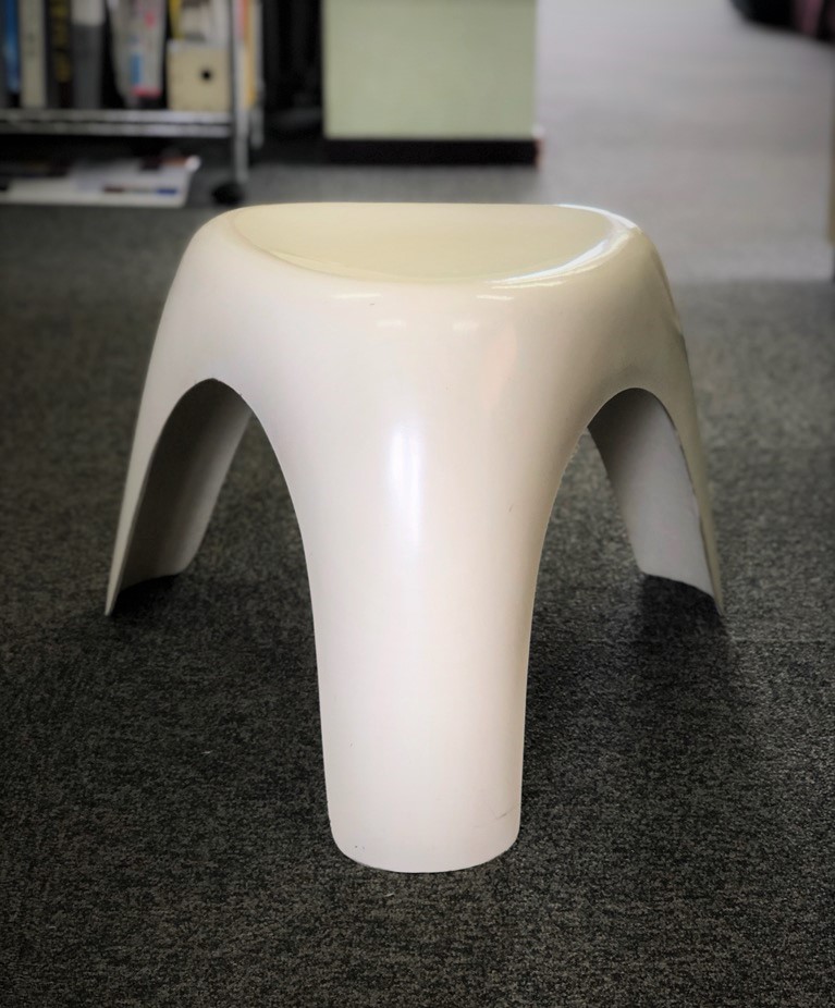 柳宗理のエレファントスツール？？ - No-blog