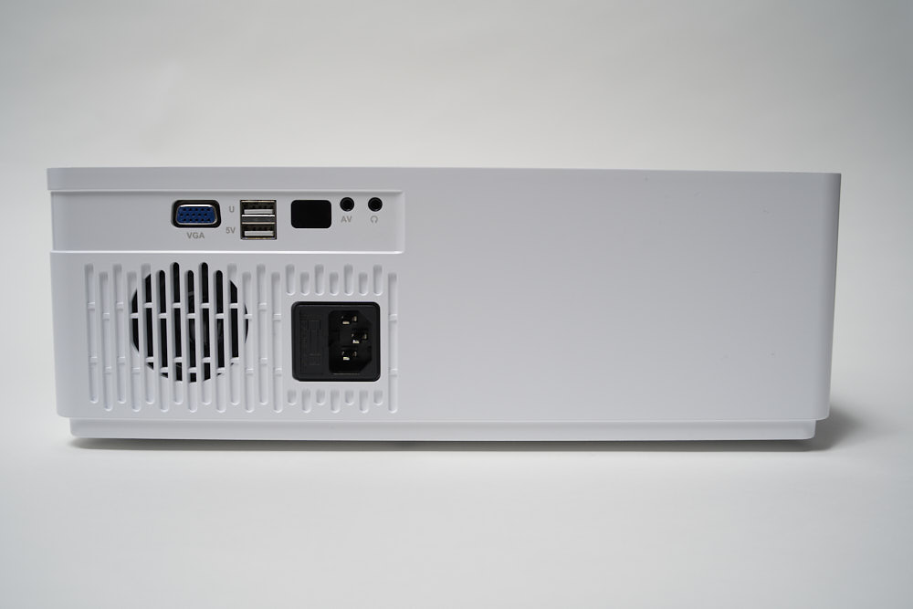 レビュー】中華プロジェクター「TR81」を購入してみました【TOPTRO