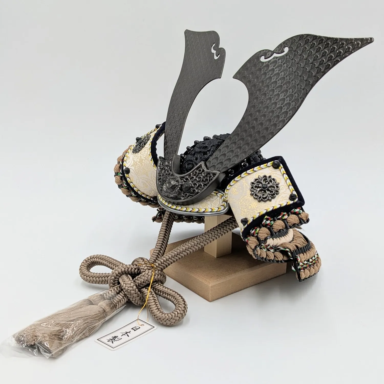 平安翠鳳 永遠の兜 KINGDOM キングダム 8号兜 三日月台 | 商品一覧