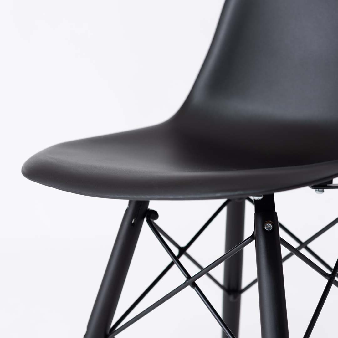 機能美を追求したモダンデザインの名作チェア/BK‐【公式】秋島良品