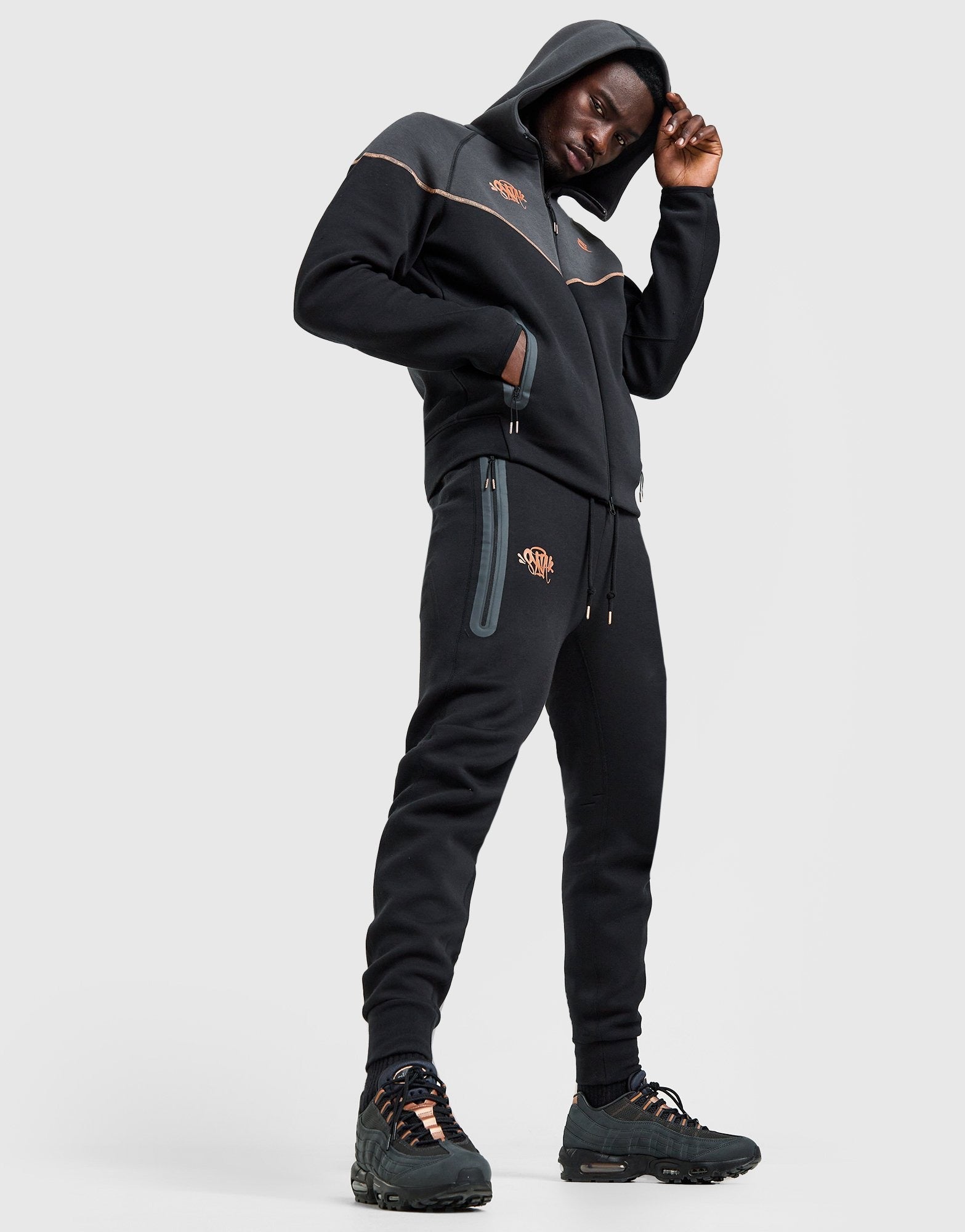 Conjunto Nike x Syna Tech Fleece – Anota o kit