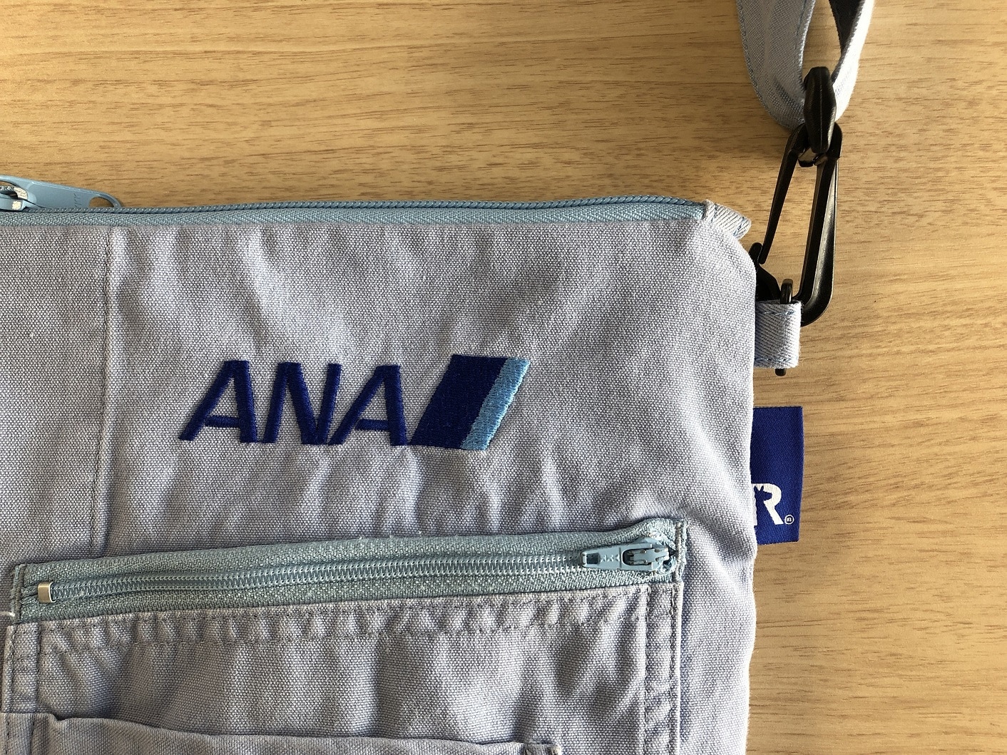 ANA整備士の作業着から作ったサコッシュ: トップページ（ANAワクワク
