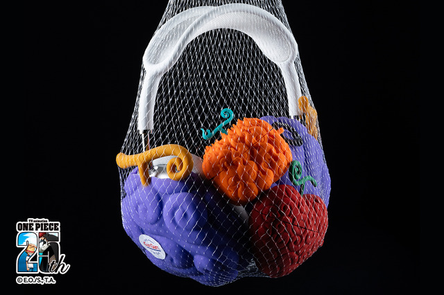 ワンピース」“悪魔の実”をその手に！ スマホケース＆テック