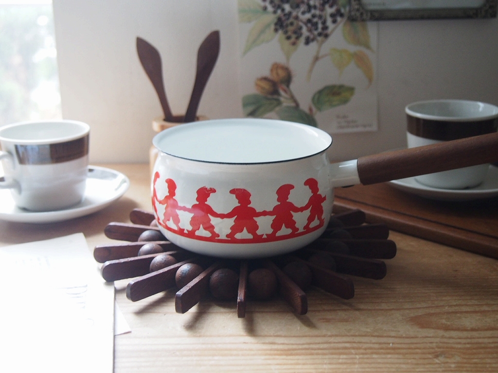 北欧ヴィンテージ ARABIA FINEL アラビア フィネル トムテ柄のホーロー