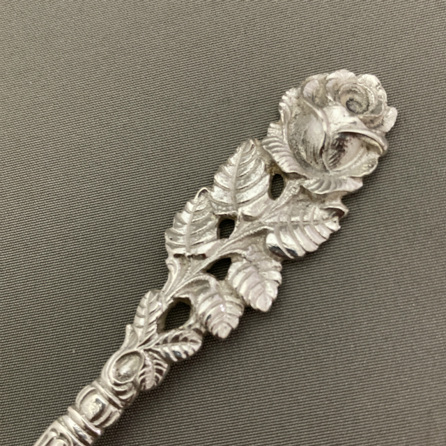 ドイツ「ヒルデスハイムローズ ケーキサーバー 長さ15.5cm