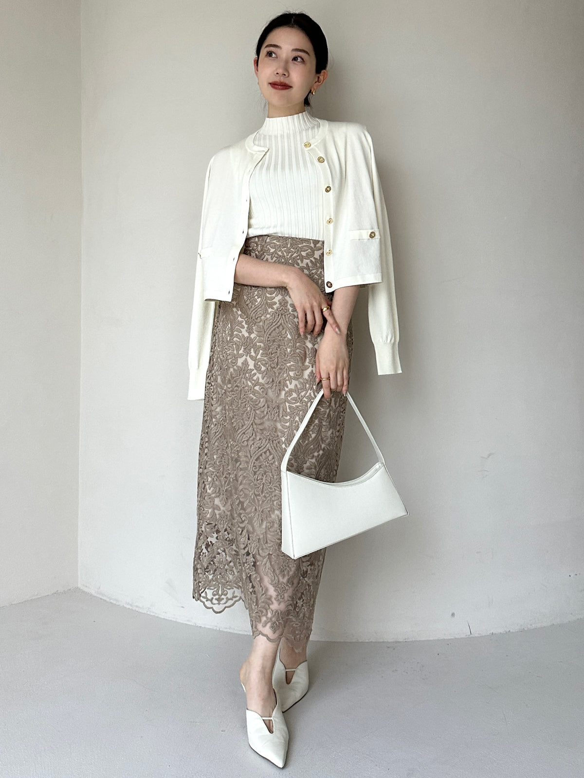 エンブロイダリーレーススカート