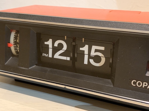 ASCII.jp：昭和レトロ感がすごい 懐かしいパタパタ時計が出てきました