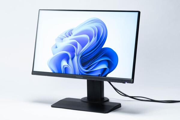 ASCII.jp：3万円台240Hz＆残像感超抑制ゲーミングディスプレー「XG2431