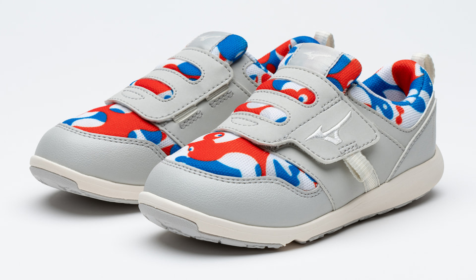 ミズノ、大阪・関西万博「ミャクミャク」シューズ。大人/子供用