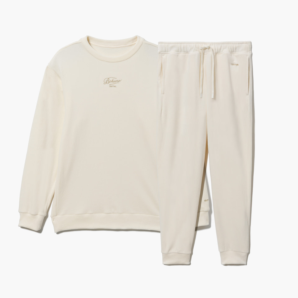 リカバリーウェア「BAKUNE」がブランド初のクリスマス限定品。上下