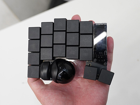 親指トラックボール搭載の左右分離キーボード自作キット「Keyball39