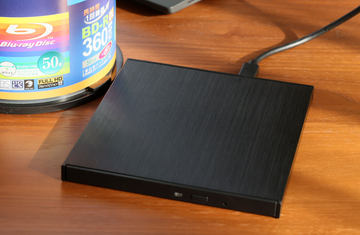 パナソニック、世界初4/3センサー搭載AVCHDカメラ - AV Watch