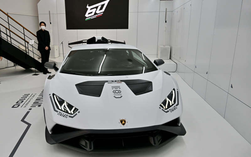 ランボルギーニ、世界で1台の創立60周年記念モデル「ウラカンSTO Time
