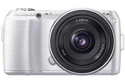 ソニー、「NEX-C3」に新色ホワイトを追加。ダブルズームキットも