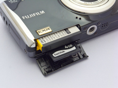 新製品レビュー：富士フイルムFinePix F70EXR - デジカメ Watch Watch