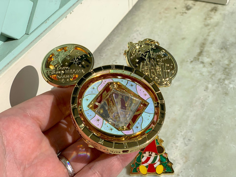 東京ディズニーリゾート」40周年グッズ「モーメンツゴーラウンド」に