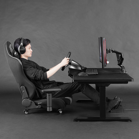 バウヒュッテから、電動昇降機能付きの“ハイエンド”ゲーミングデスク