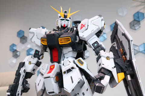 インタビュー】ガンプラ「PERFECT GRADE UNLEASHED 1/60 νガンダム