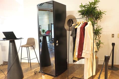 衣類ケアのLGスタイラー、なんとハンディスチーマーも一体の新世代機