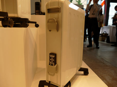 アルミフィンとヒーターで